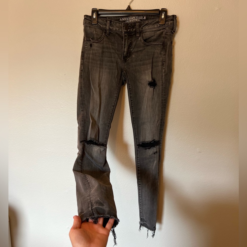 American Eagle Super Stretch Super Low Gray/Black Ripped Jegging